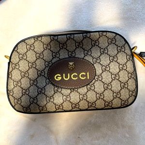 Gucci purse barely used. Got it as gift so I do not have box or card